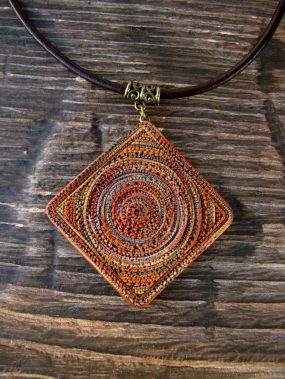 стильная подвеска